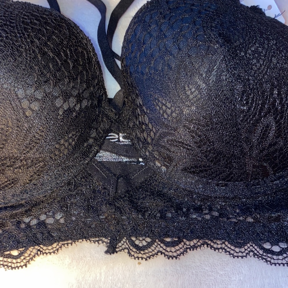 New! Black Lace Bra - Picture 2 of 4